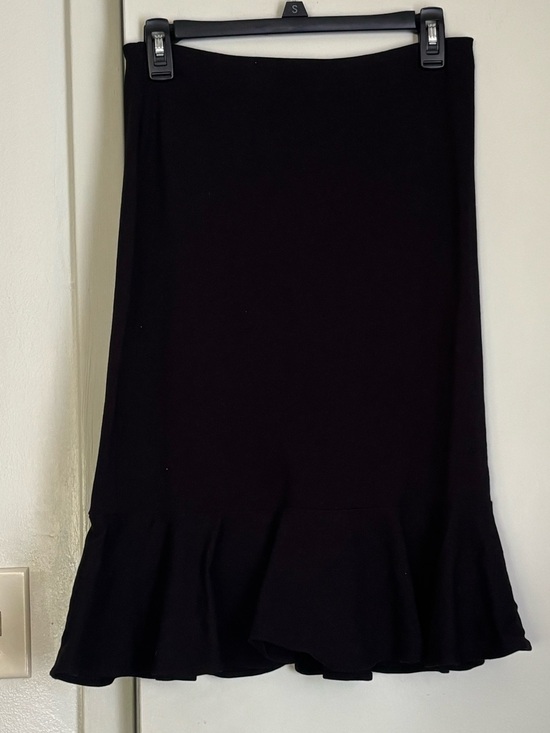 Vince Camuto Dresses & Skirts - Frill bottom skirt
